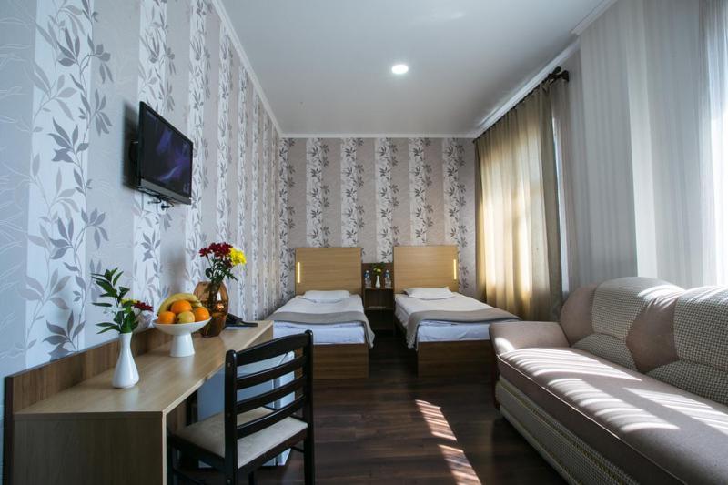 Shah Palace Hotel Bishkek Phòng bức ảnh