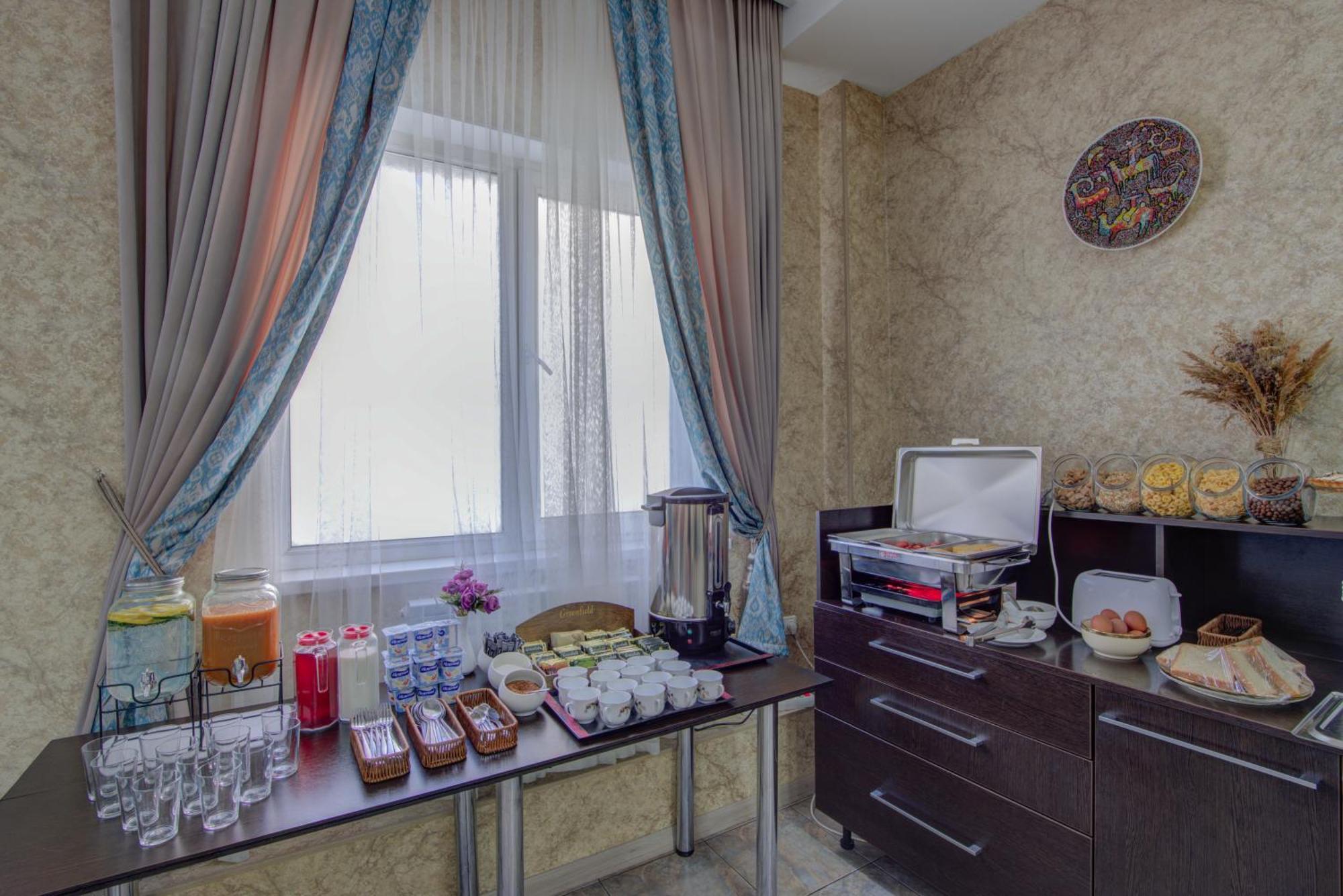 Shah Palace Hotel Bishkek Ngoại thất bức ảnh