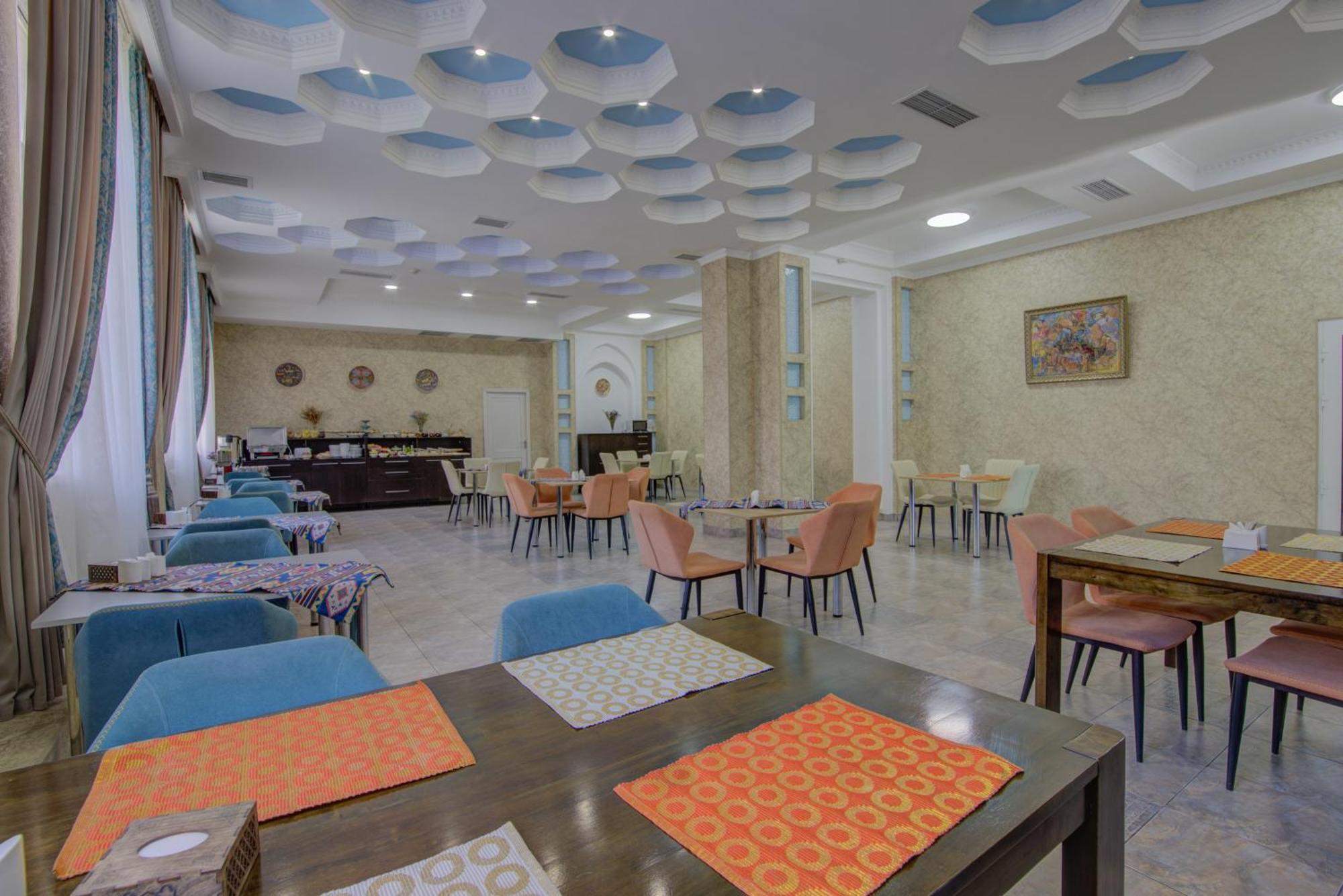 Shah Palace Hotel Bishkek Ngoại thất bức ảnh