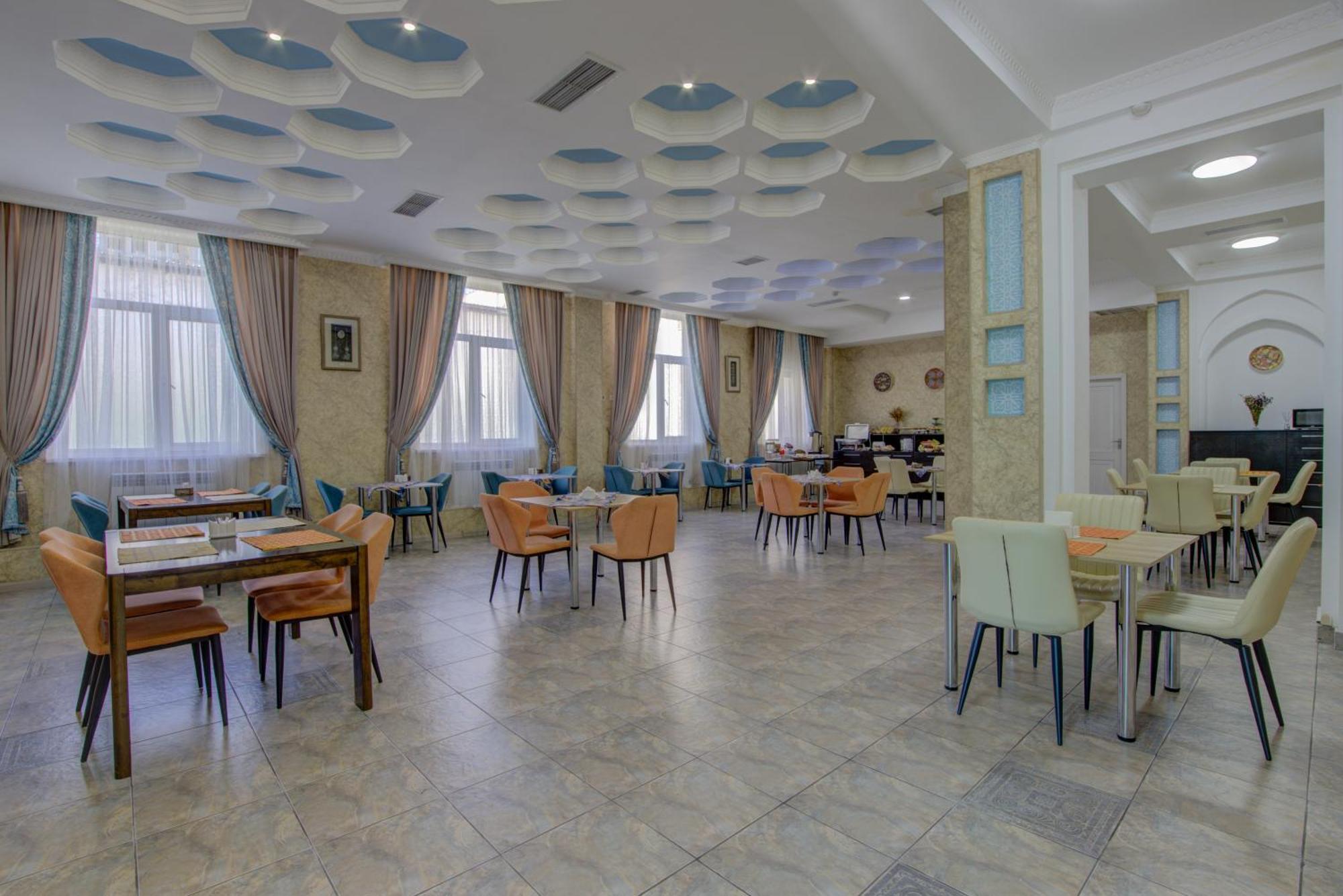 Shah Palace Hotel Bishkek Ngoại thất bức ảnh