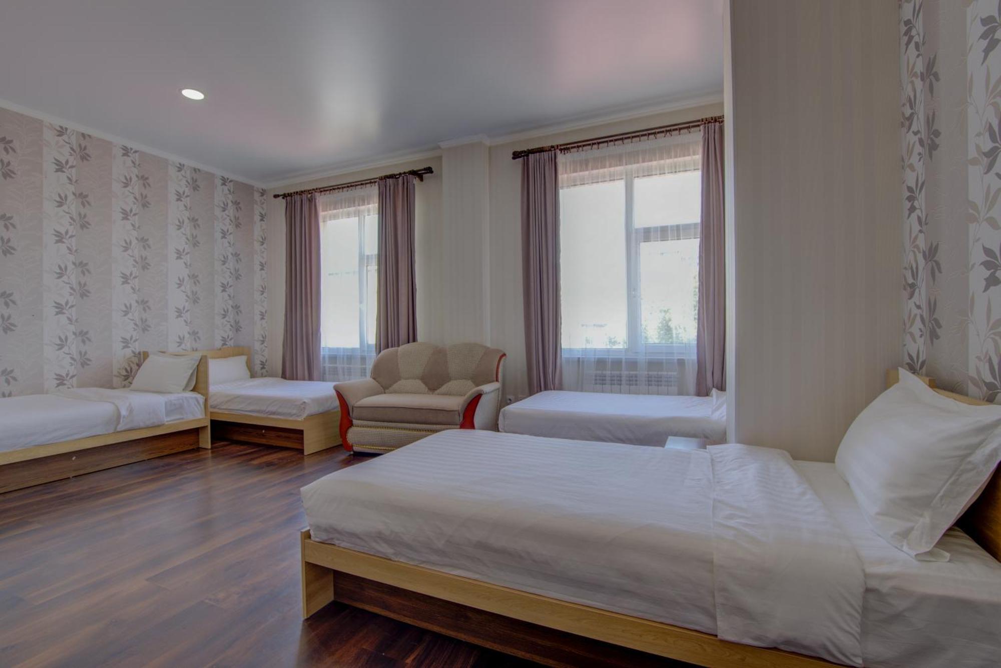 Shah Palace Hotel Bishkek Ngoại thất bức ảnh