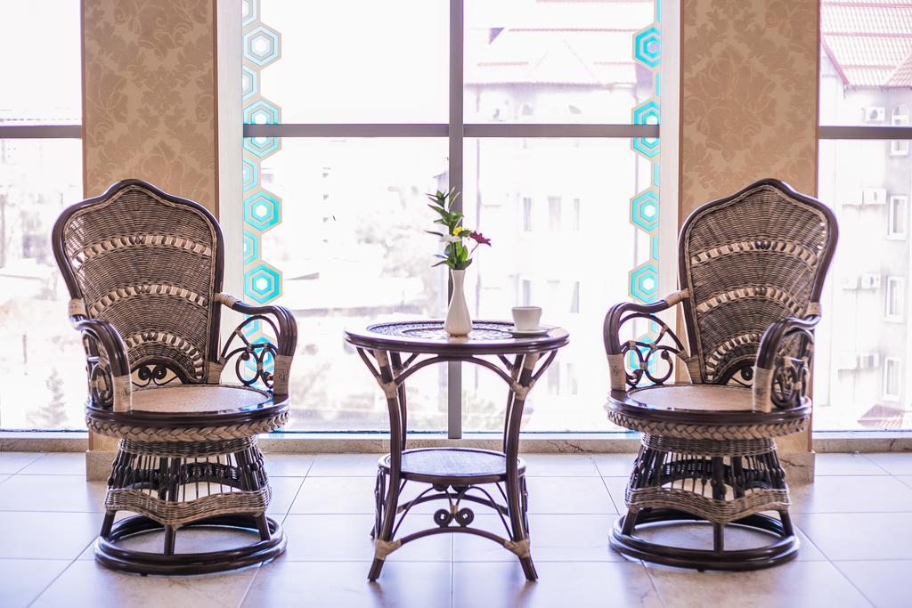 Shah Palace Hotel Bishkek Ngoại thất bức ảnh